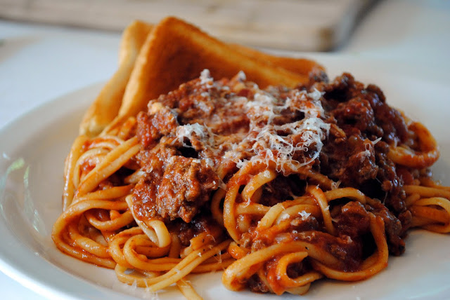 Classic Meat Sauce With Linguine Simply Scratch