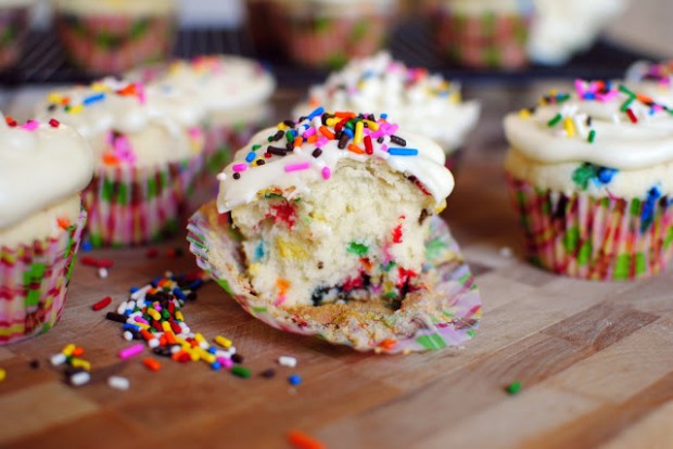 Homemade Funfetti Cupcakes l SimplyScratch.com