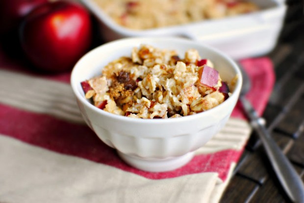 baked apple cinnamon oatmeal l simplyscratch.com