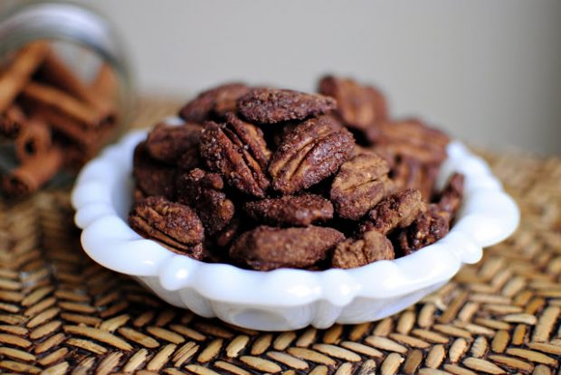 Mexican Hot Chocolate Pecans l SimplyScratch.com