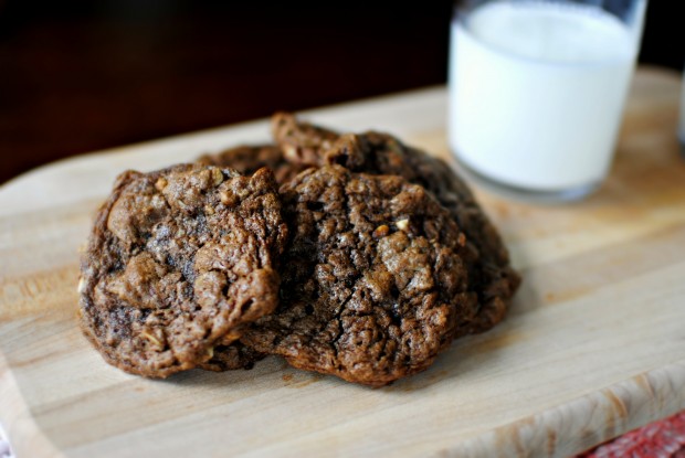 Flourless Peanut Butter Nutella Oatmeal Cookies l SimplyScratch.com