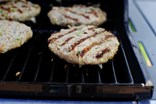 Grilled Turkey Burgers l SimplyScratch.com