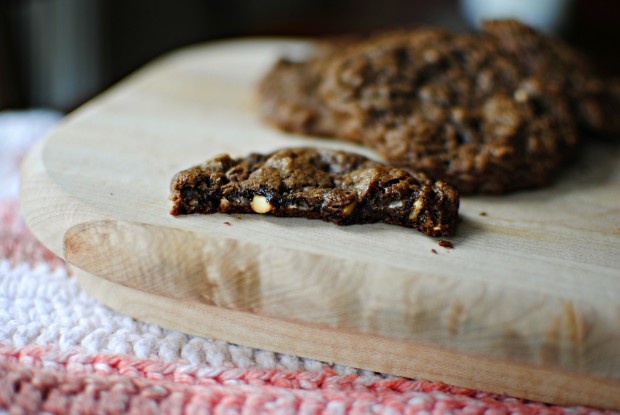 Flourless Peanut Butter Nutella Oatmeal Cookies l SimplyScratch.com