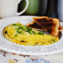 Cheesy Shallot & Mushroom Omlet