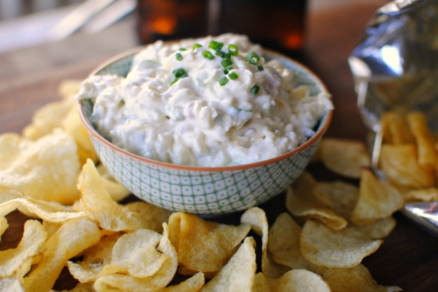 Cheesy Roasted Garlic Chip Dip l SimplyScratch.com