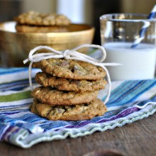 Peanut Butter Chocolate Chip Oatmeal Cookies