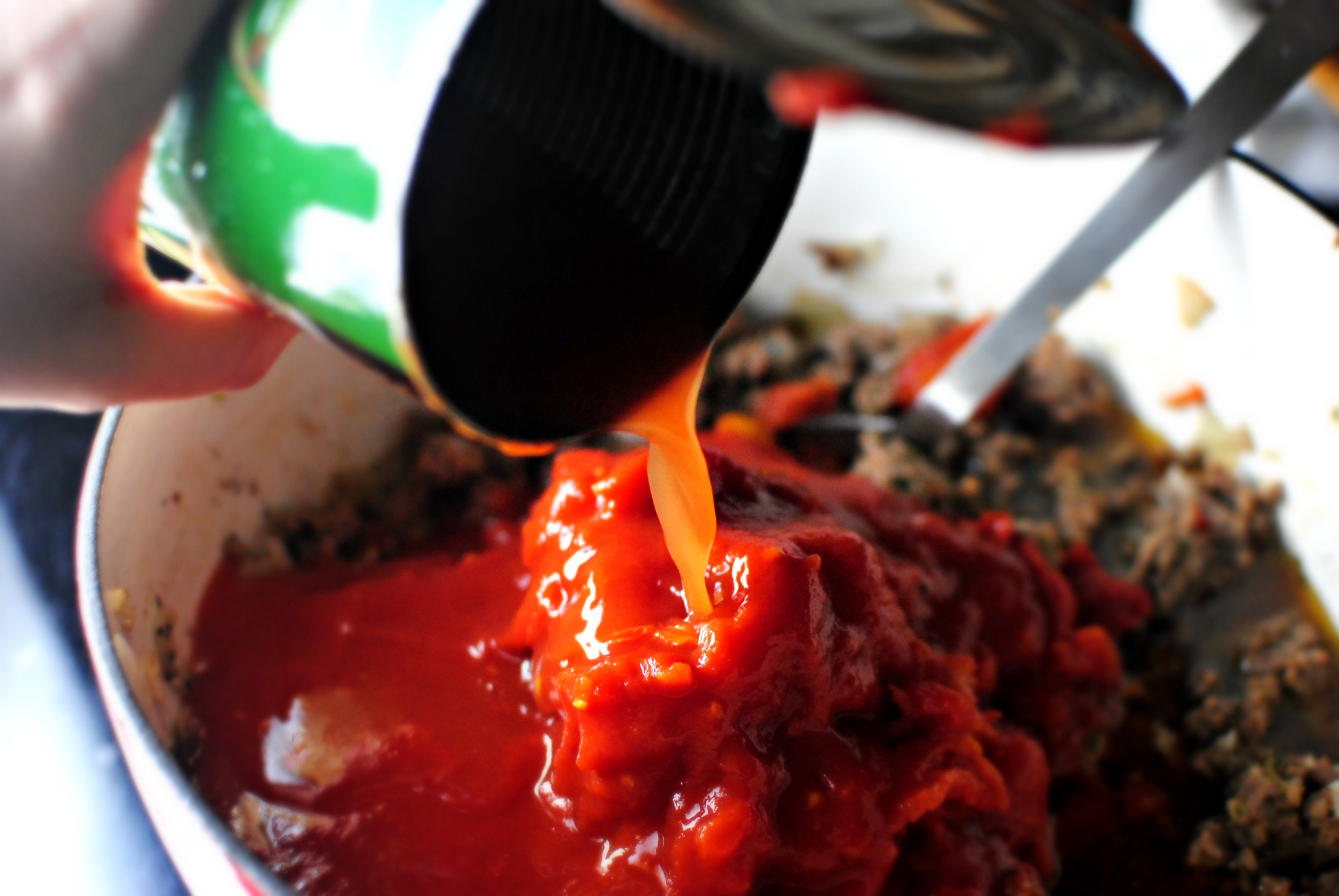 Simply Scratch pour remaining sauce + water Simply Scratch