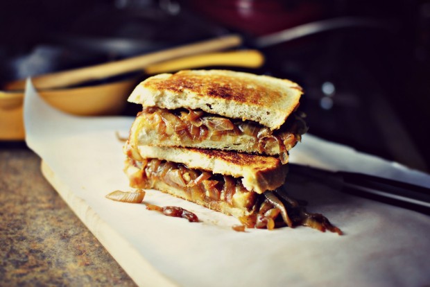 French Onion Soup Grilled Cheese Sandwiches 2