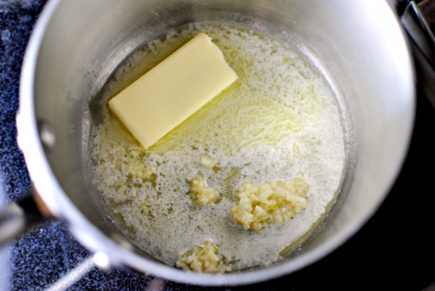 creamy-parmesan-garlic-mashed-potatoes-sautee-garlic