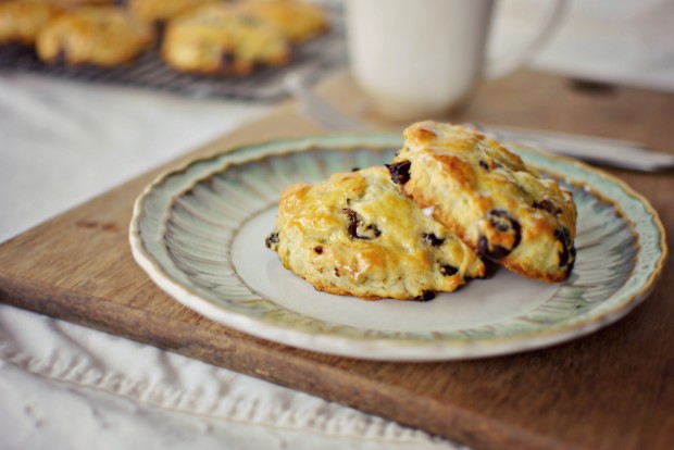 scones plated