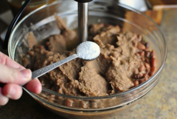 2Slow Cooker Refried Beans l SimplyScratch.com