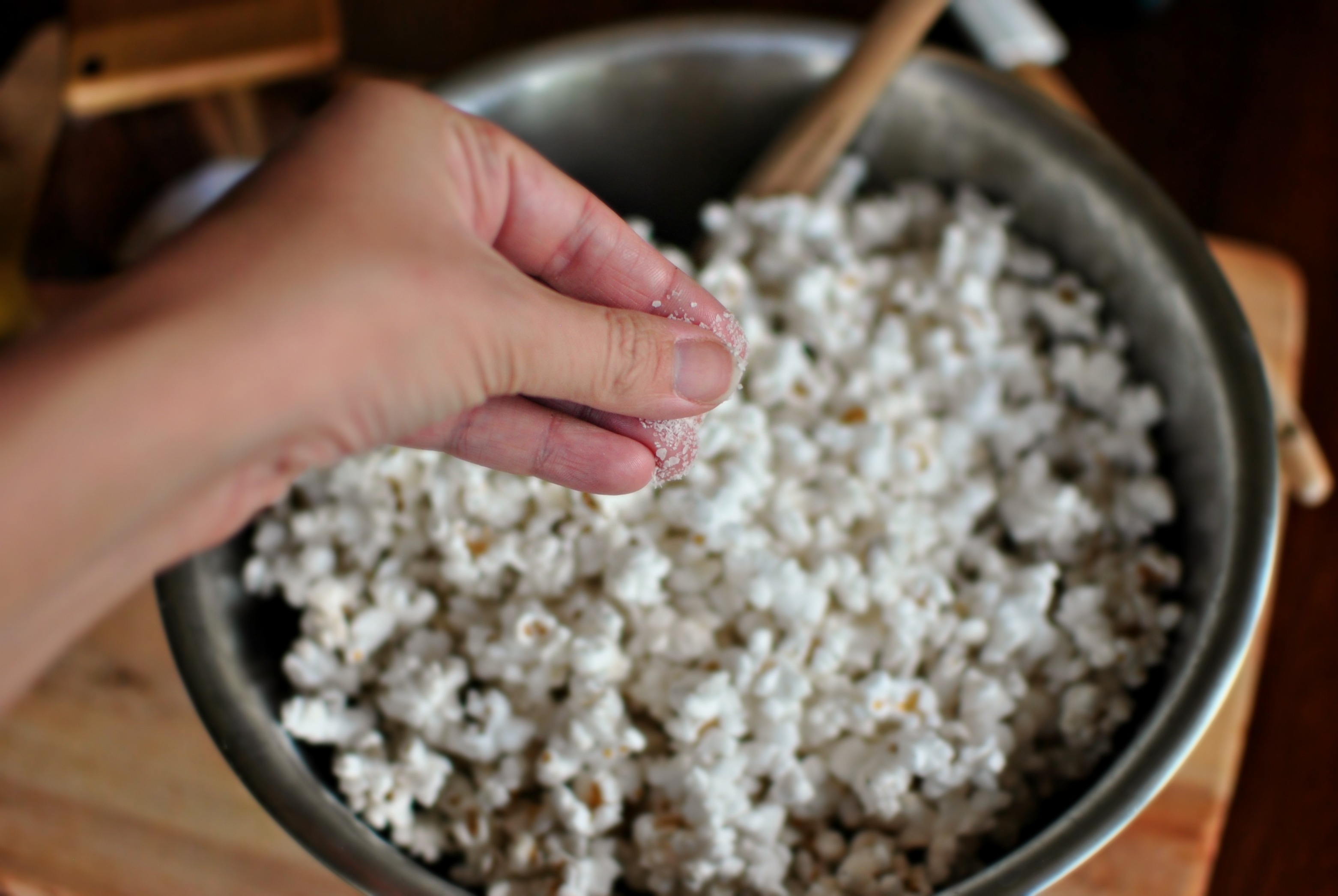 Simply Scratch Roasted Garlic Olive Oil Black Pepper Popcorn Simply