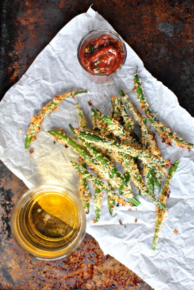 Baked Asiago Green Bean Fries + Spicy Tomato-Basil Ketchup www.SimplyScratch.com