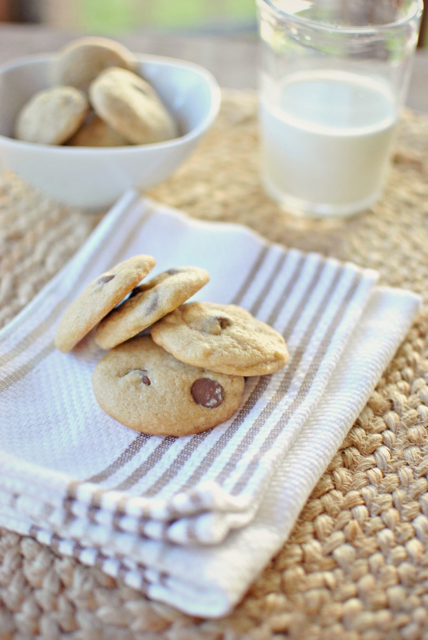 mini chocolate chip cookies l SimplyScratch.com