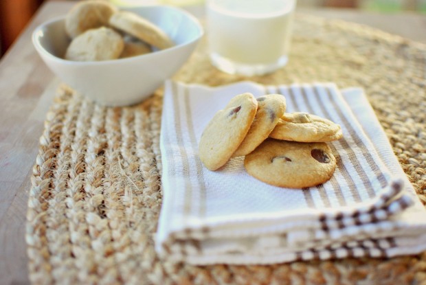 mini chocolate chip cookies l SimplyScratch.com
