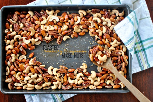 Rosemary Mixed Nuts l SimplyScratch.com