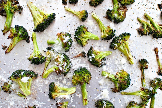 Parmesan Roasted Broccoli l www.SimplyScratch.com