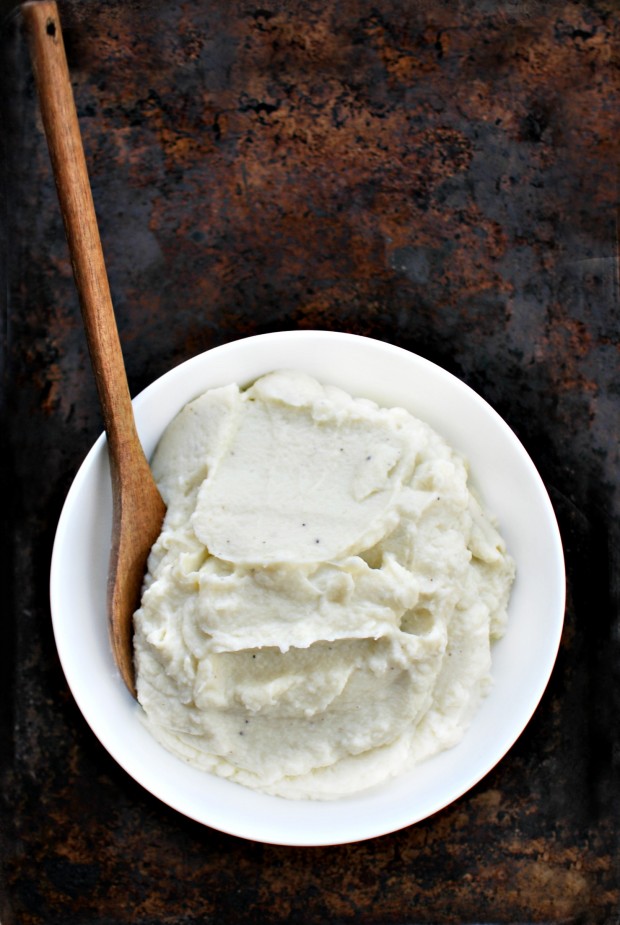 Creamy Whipped Cauliflower Mash - SimplyScratch.com #paleo #cauliflower