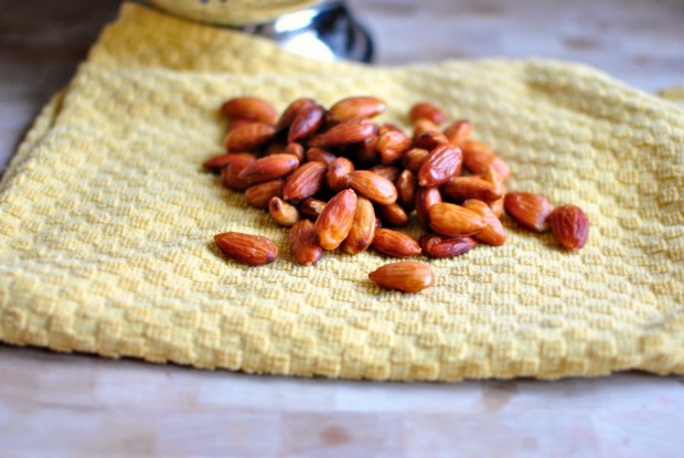 how to blanch almonds towel