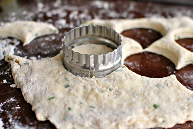 Black Pepper and Chive Buttermilk Biscuits www.SimplyScratch.com cut