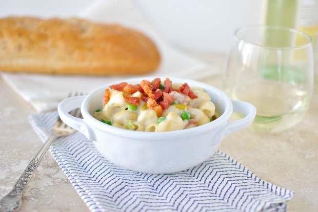 Creamy Pancetta, Leek and Pea Macaroni and Cheese l SimplyScratch.com