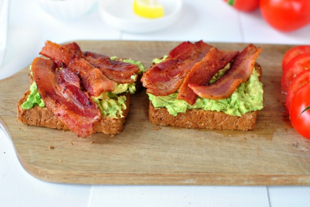 Bacon, Tomato + Avocado Smashed Toast l www.SimplyScratch.com bacon