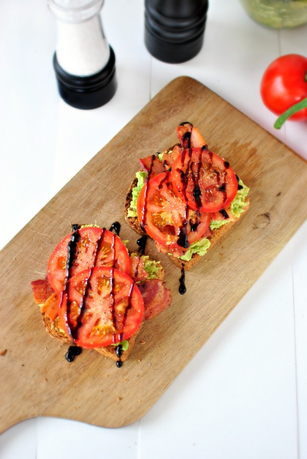 Bacon Tomato Avocado Smashed Toast l SimplyScratch.com