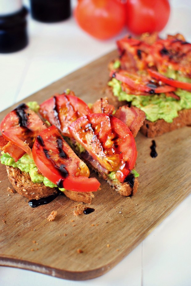 Bacon Tomato Avocado Smashed Toast l SimplyScratch.com