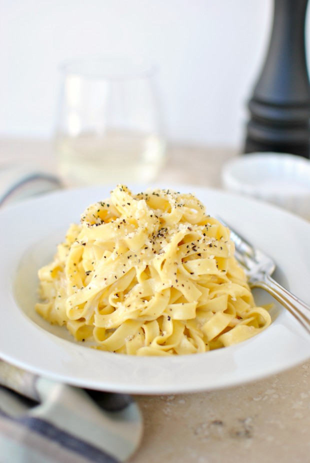 Easy Fettuccine Alfredo l www.SimplyScratch.com