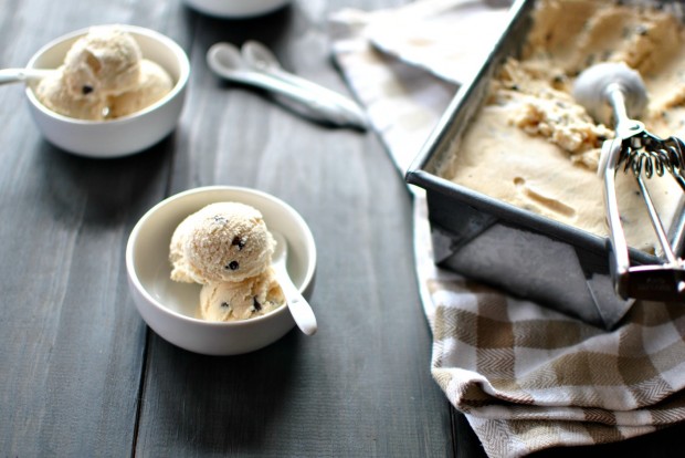 Chocolate Chip Coffee Ice Cream l www.SimplyScratch.com #icecream