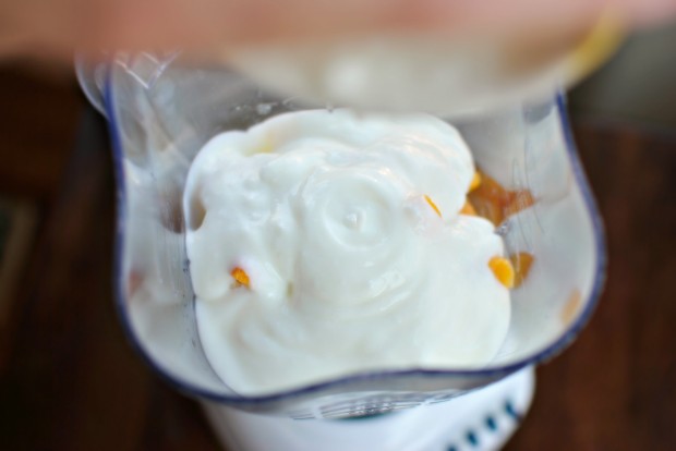 Honeyed Peach + Date Smoothie l www.SimplyScratch.com yogurt