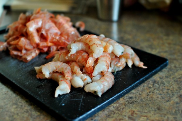 Grilled Garlic and Lime Shrimp Skewers l www.SimplyScratch.com shrimp