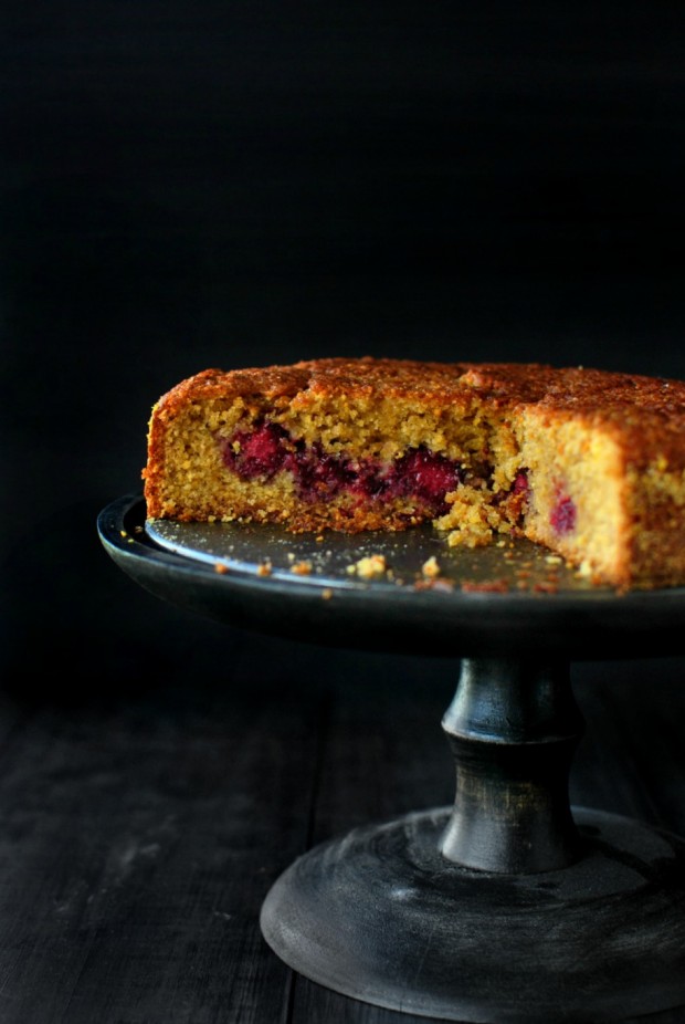 Honey Butter Blackberry + Lemon Polenta Cake via www.SimplyScratch.com #polenta #cake