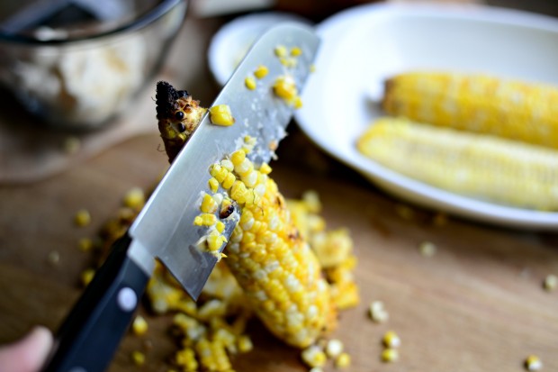 Jalapeno Cheddar Burgers + Grilled Corn Mayo l www.SimplyScratch.com cut corn off of cob