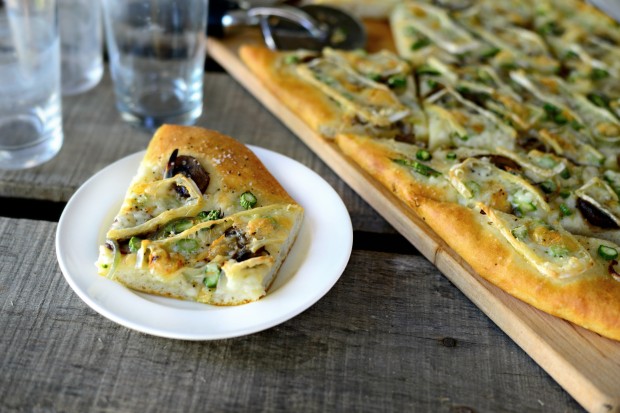 Spring Vegetable Flatbread l www.SimplyScratch.com #recipe