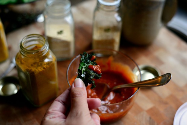 Crispy Baked Kale Chips + Quick Curry Ketchup l www.SimplyScratch test