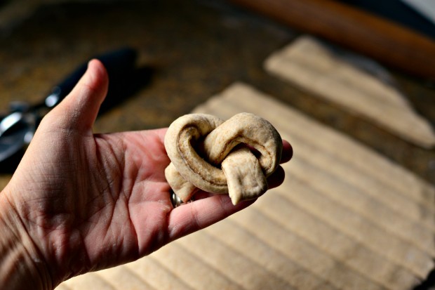 Whole Wheat Salted Pumpkin Spice Knots l SimplyScratch.com (9)