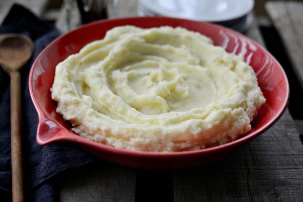 Creamy Mashed Potatoes Recipe l SimplyScratch.com (19)