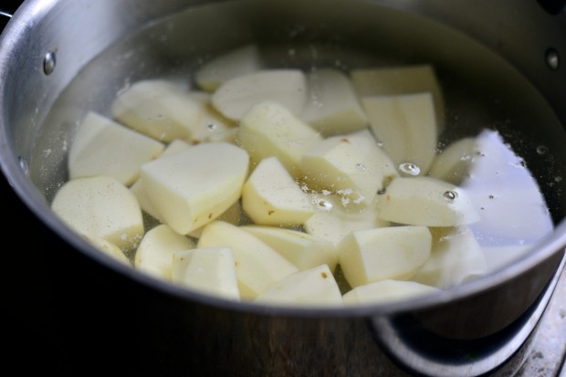 Creamy Mashed Potatoes Recipe l SimplyScratch.com (8)
