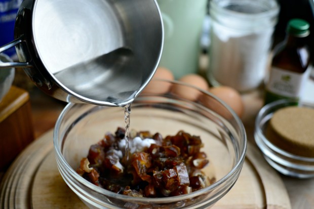 Walnut Date Bread l SimplyScratch.com (5)