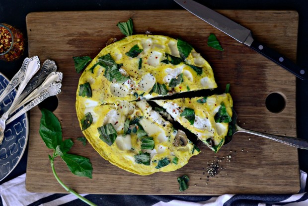 Spinach Mushroom Ricotta Frittata l SimplyScratch.com