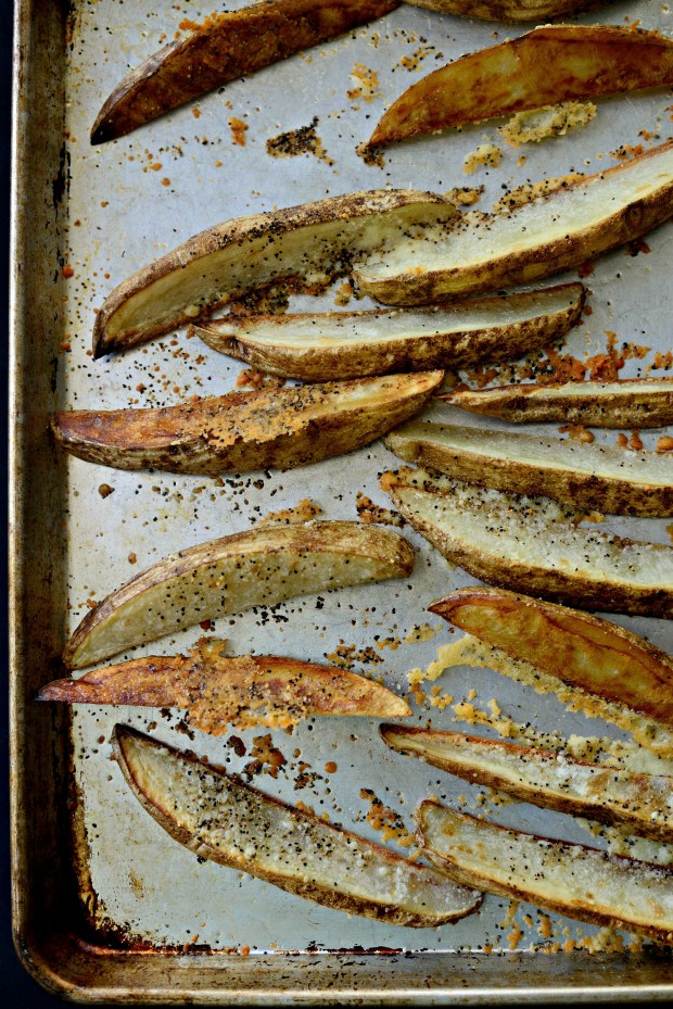 Black Pepper + Parmesan Potato Wedges ll SimplyScratch.com