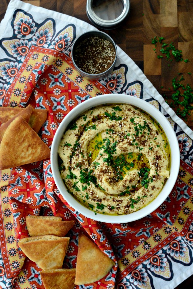 Za'atar Roasted Garlic Hummus l SimplyScratch.com 