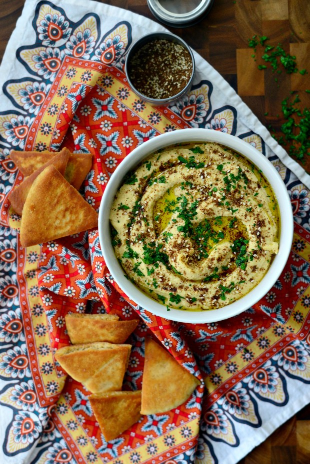 Za'atar Roasted Garlic Hummus l SimplyScratch.com 