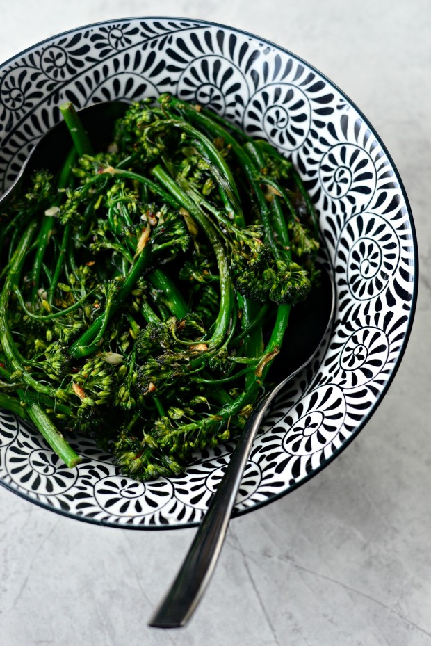 10-minute Spicy Ginger Garlic Roasted Broccolini l SimplyScratch.com (12)