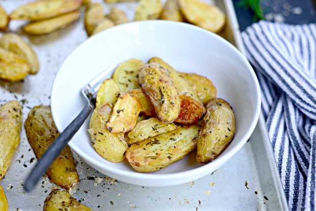 Roasted Rosemary + Smoked Salt Fingerlings l SimplyScratch.com (16)