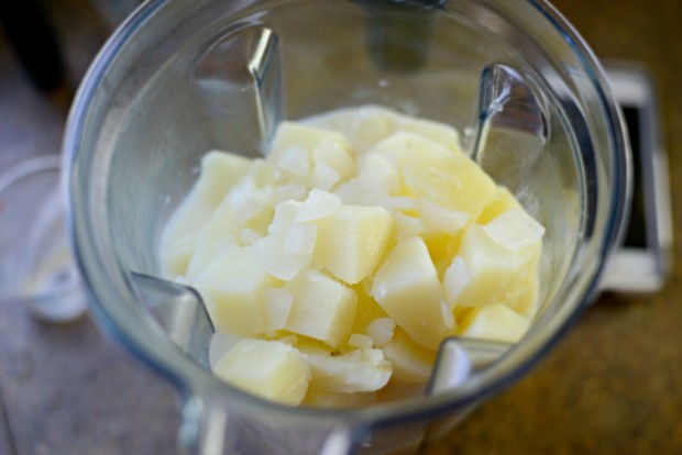 Roasted Garlic Potato Soup l SimplyScratch.com