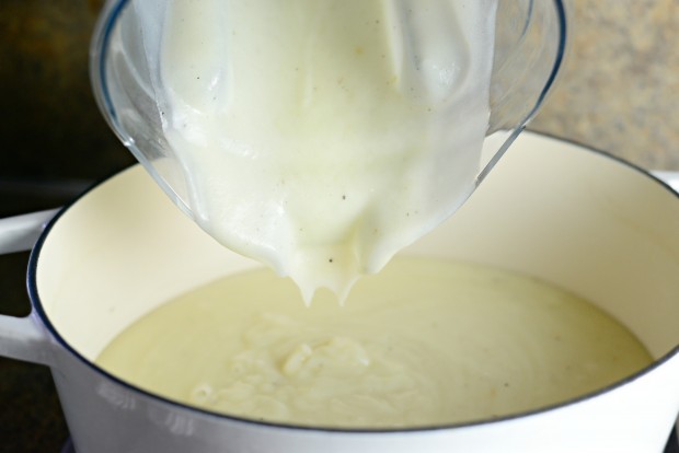 Roasted Garlic Potato Soup l SimplyScratch.com