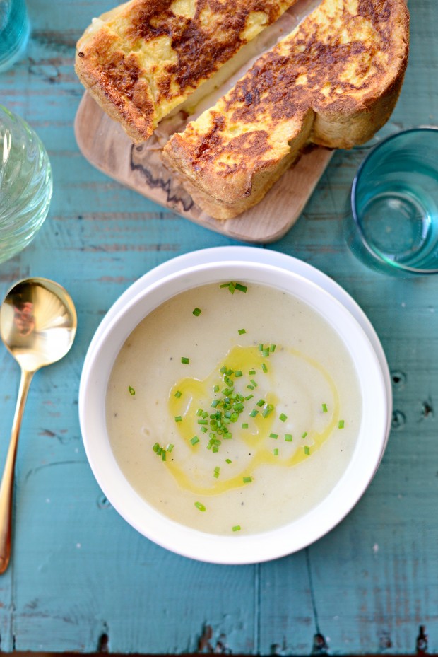 Roasted Garlic Potato Soup l SimplyScratch.com