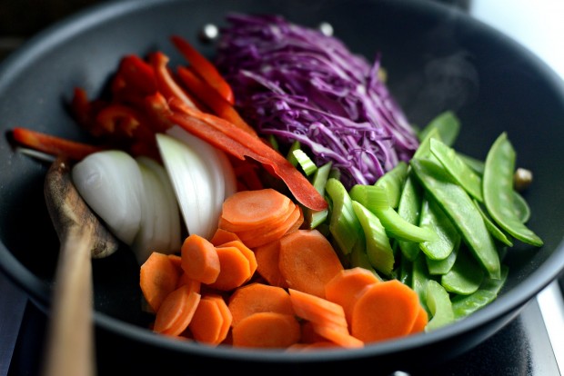 Easy Chicken + Rainbow Veggie Stir-Fry l SimplyScratch.com (22)